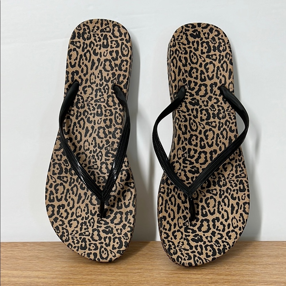 Leopard Print Flip Flops Sandals with Black Straps